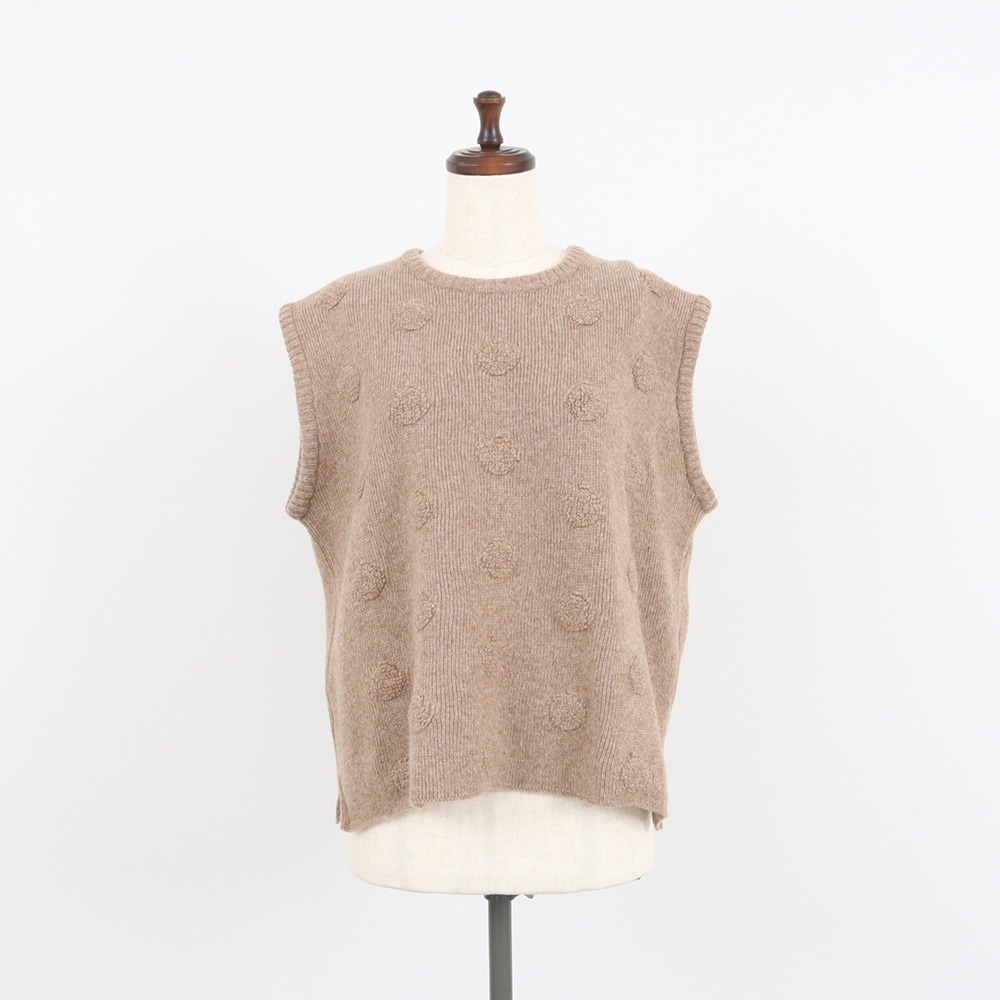 タスマニアラム パイルドットニットベスト　ベストの正面ディティール