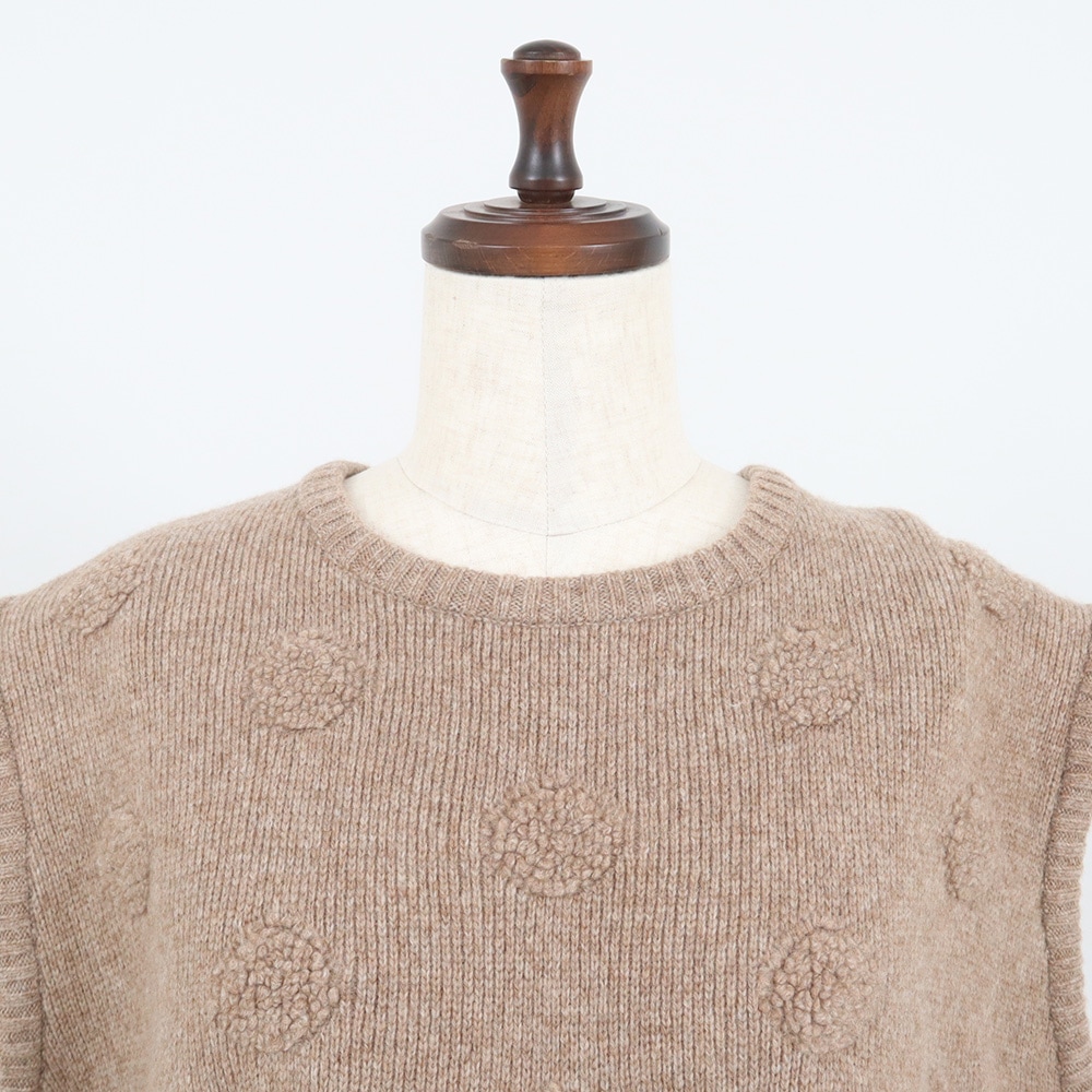 タスマニアラム パイルドットニットベスト　ベストの正面ディティール