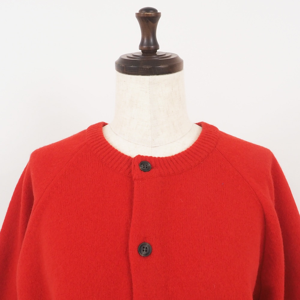 タスマニアラムプレミアム セントラルカーディガン　カーディガンの正面ディティール