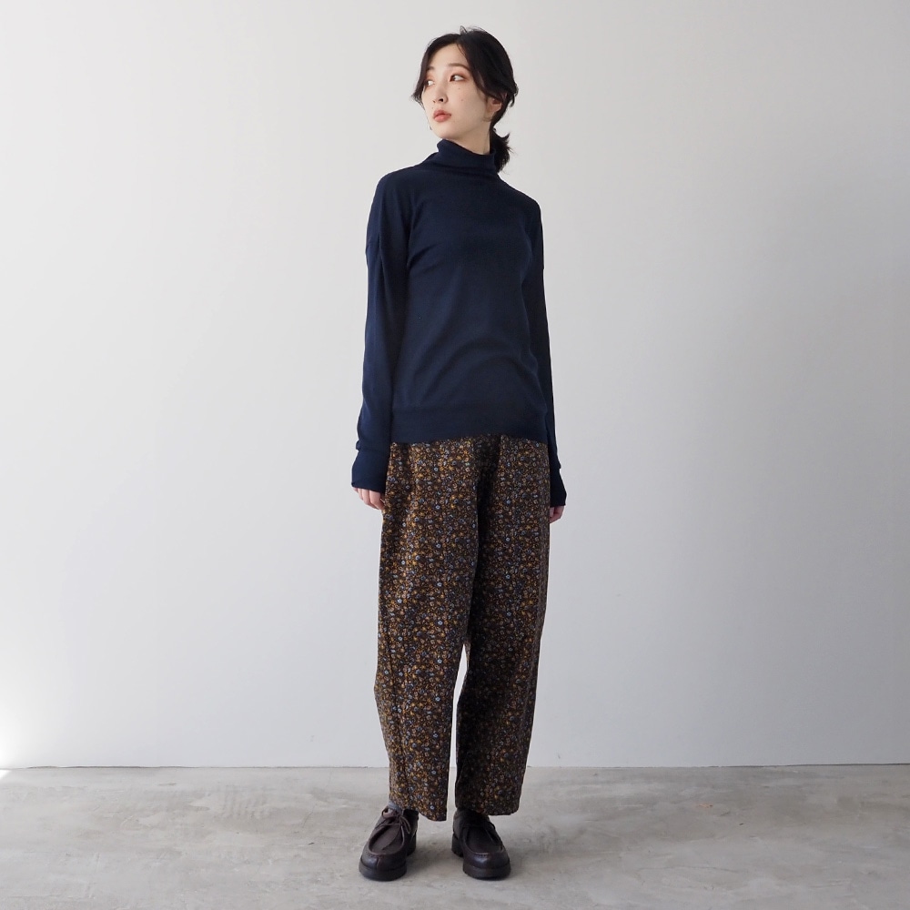 NARU(ナル) 21コーデュロイ小花柄 ロングエッグパンツ 6668001