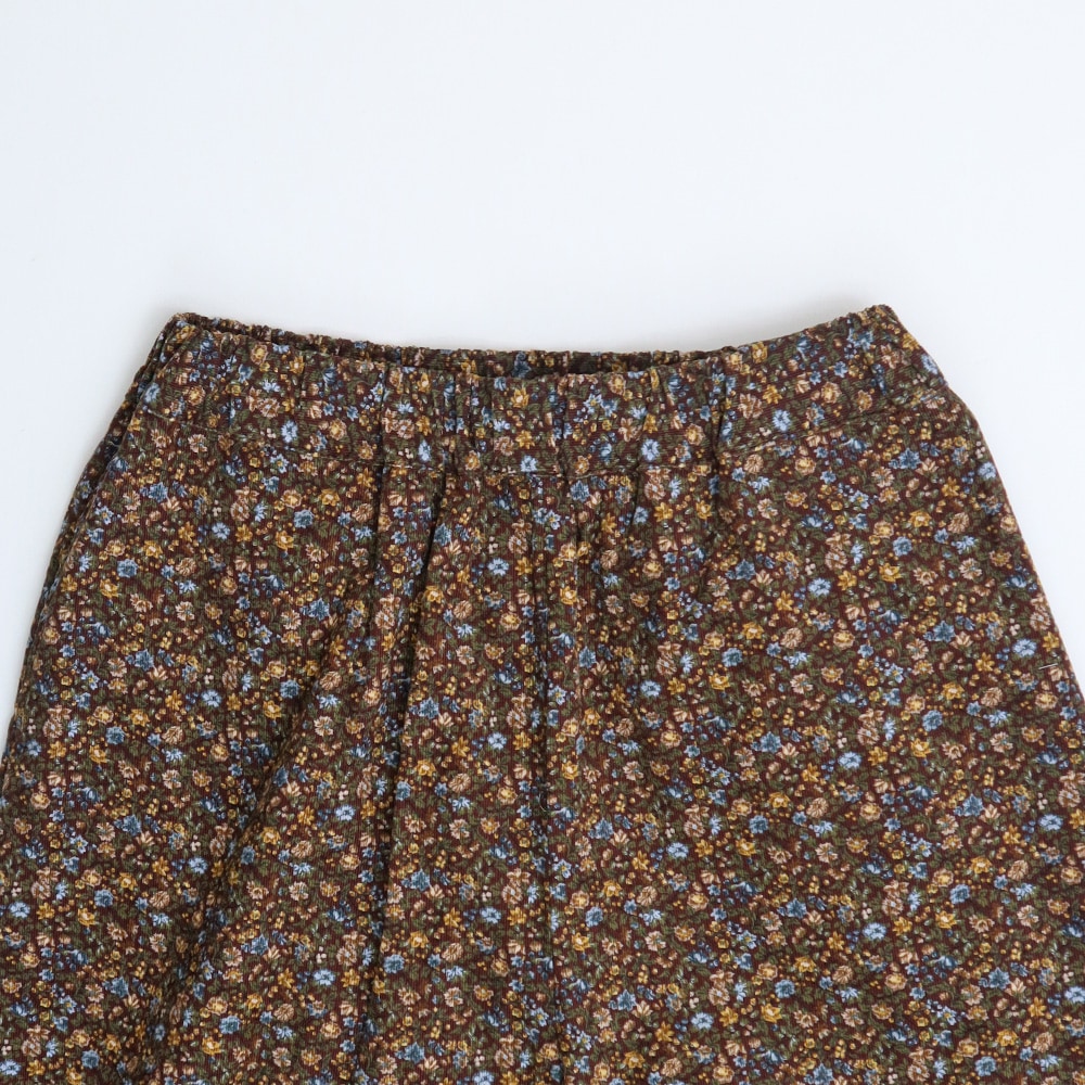 21コーデュロイ小花柄 ロングエッグパンツ　パンツの正面ディティール