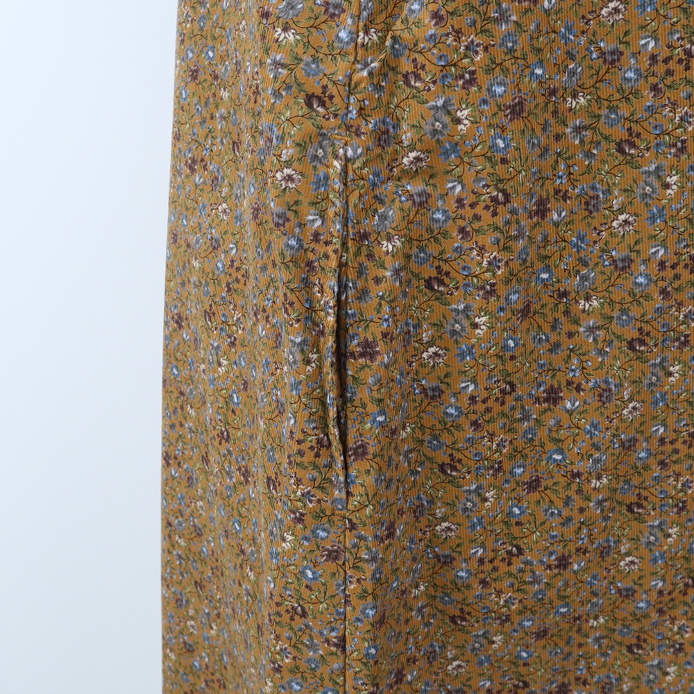 21コーデュロイ小花柄 ジャンパースカート ジャンパースカートの正面ディティール