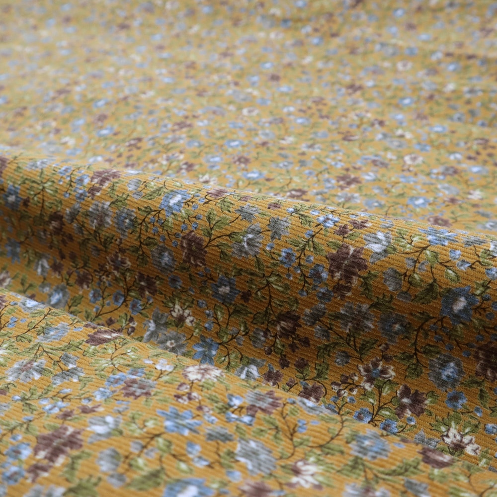 21コーデュロイ小花柄 ジャンパースカート ジャンパースカートの素材のアップ