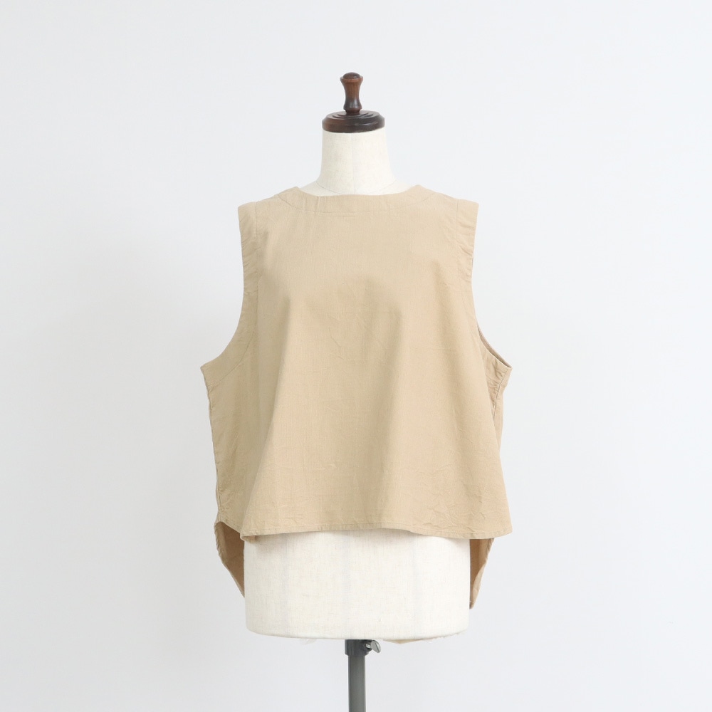 シャツコール ラウンドベスト　ベストの正面ディティール