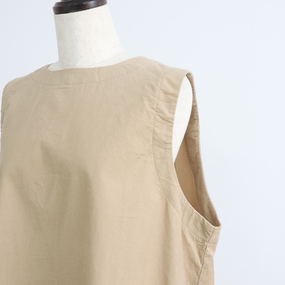 シャツコール ラウンドベスト　ベストの正面ディティール