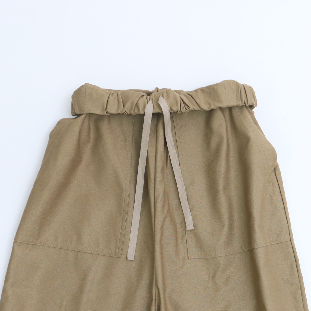 ムラ糸ミリタリーバックサテン クラフトパンツ　パンツの正面ディティール