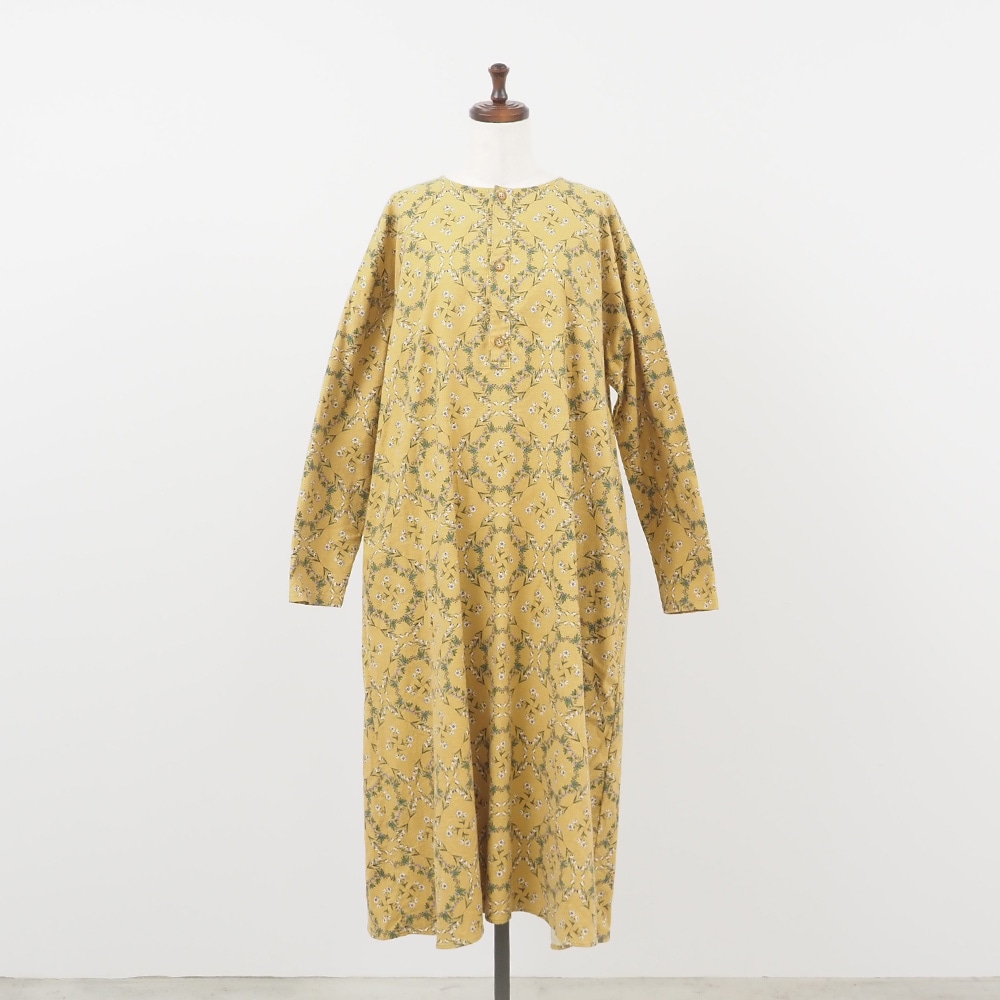 20ビエラ起毛バイアス花柄 ワンピース ワンピースの正面ディティール