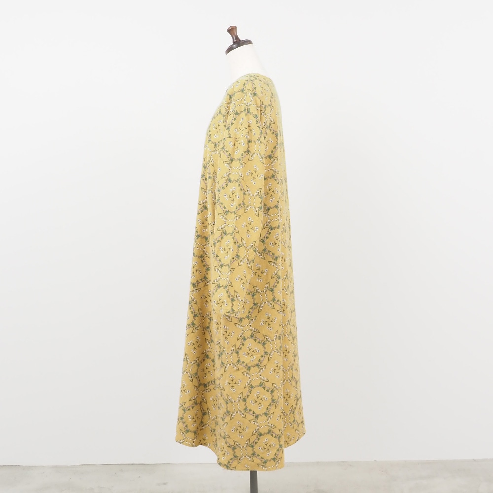 20ビエラ起毛バイアス花柄 ワンピース ワンピースの正面ディティール