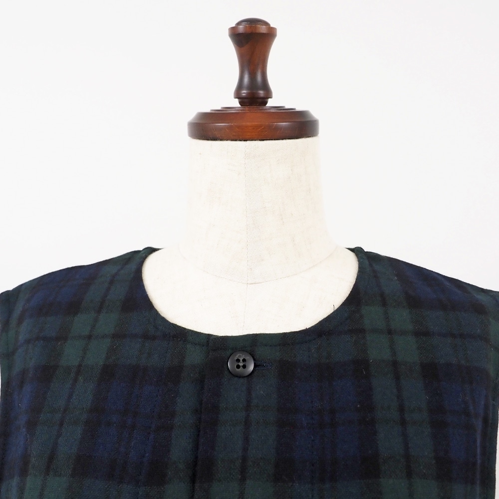 ウールリサイクルクロスチェック ロングジレ　ジレの正面ディティール