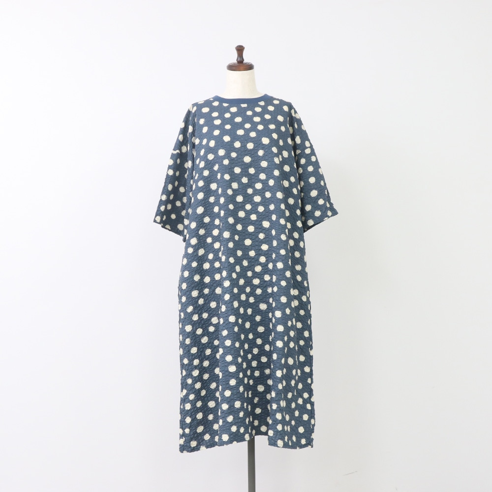 リップルクロスランダムドット ワンピース ワンピースの正面ディティール