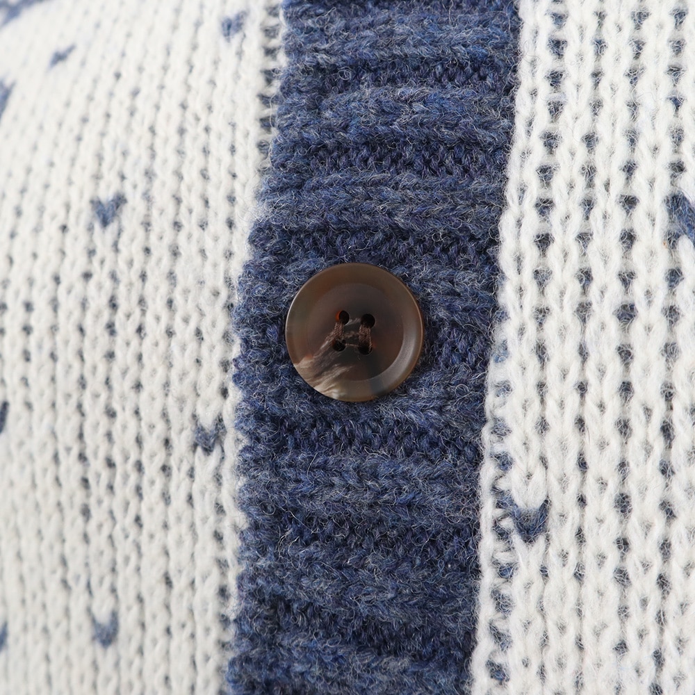 ドーゼットエアーヤーンカウチンニットカーデ カーディガンの正面ディティール