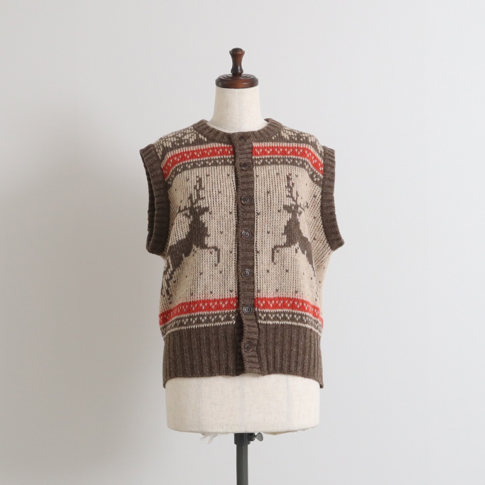 ドーゼットエアーヤーンカウチンニットベスト　ベストの正面ディティール