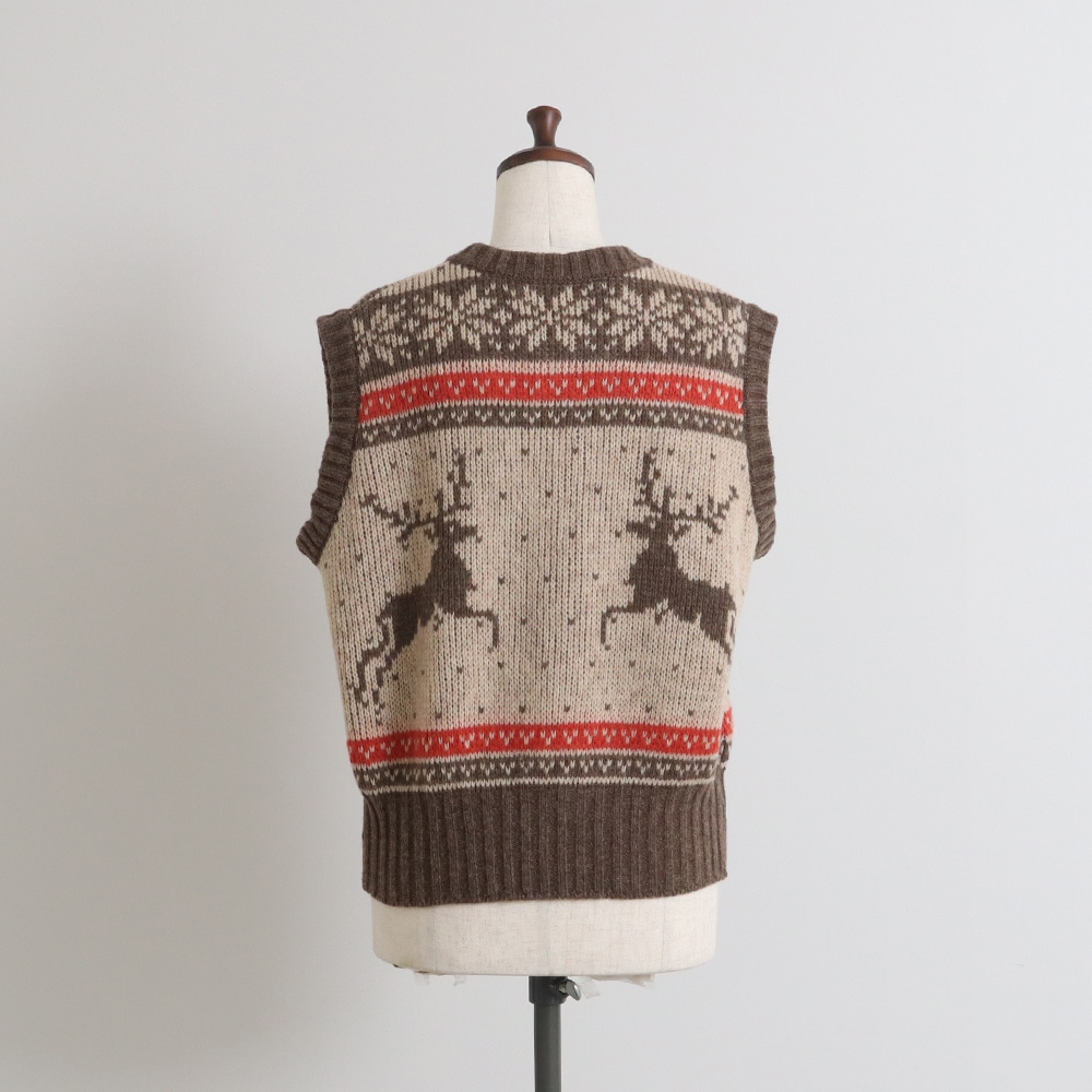 ドーゼットエアーヤーンカウチンニットベスト　ベストの正面ディティール