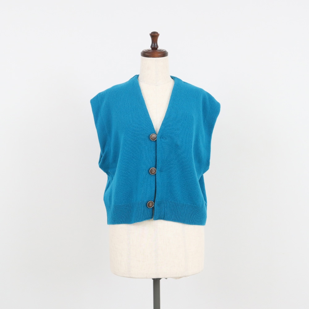 タスマニアラム クロップドカーディーベスト　ベストの正面ディティール