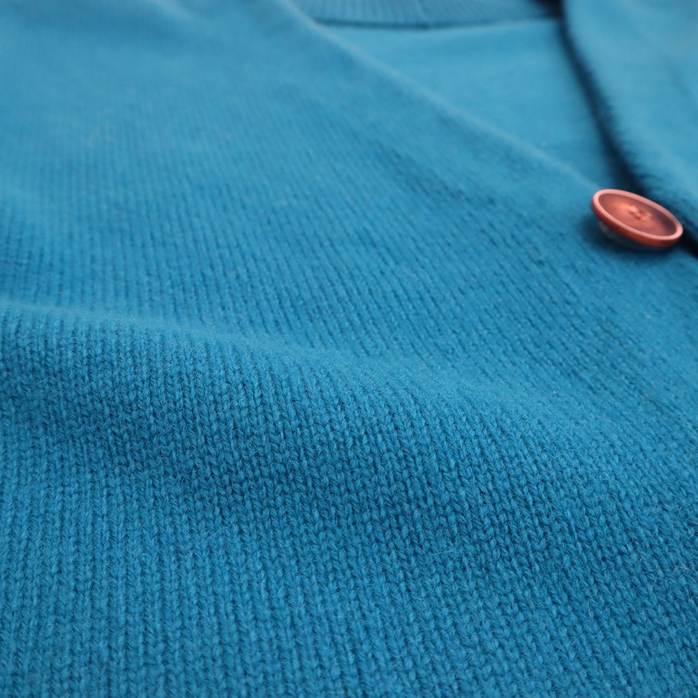 タスマニアラム クロップドカーディーベスト　ベストの素材のアップ