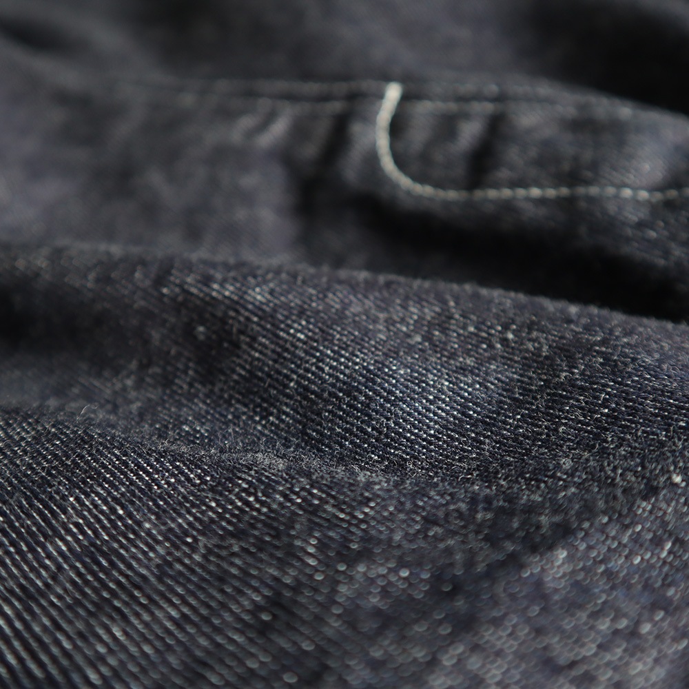 10.5ozデニム ノッポセルヴィッチパンツ　パンツの素材のアップ