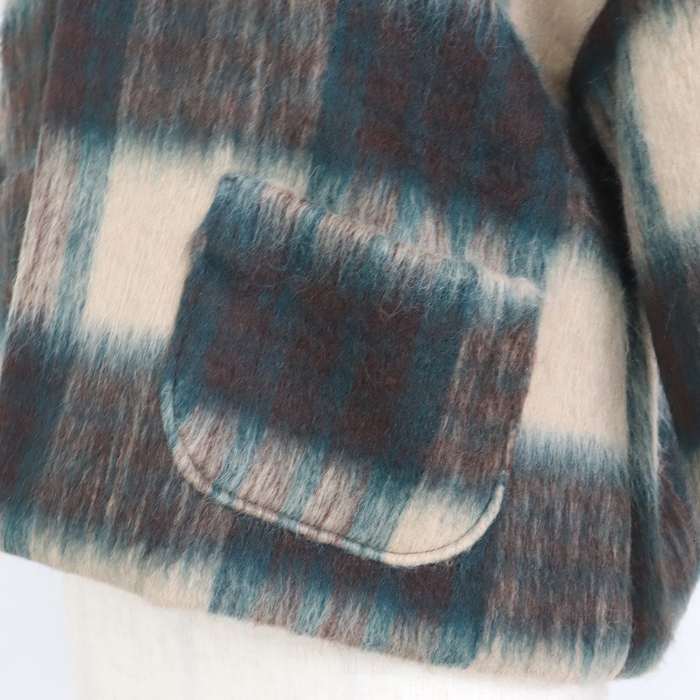 シャギーチェックノーカラージャケット　ジャケットの正面ディティール