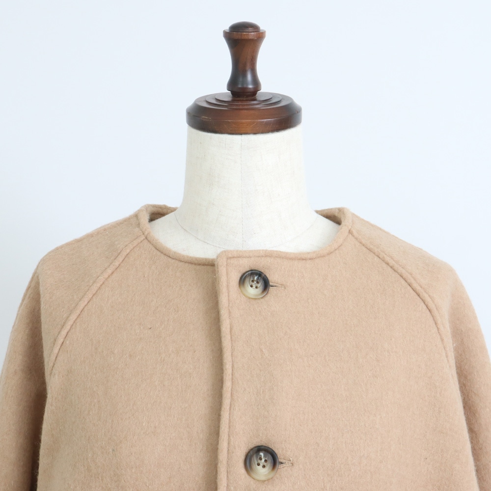 ダブルフェイスメルトン ラグランコート　コートの正面ディティール