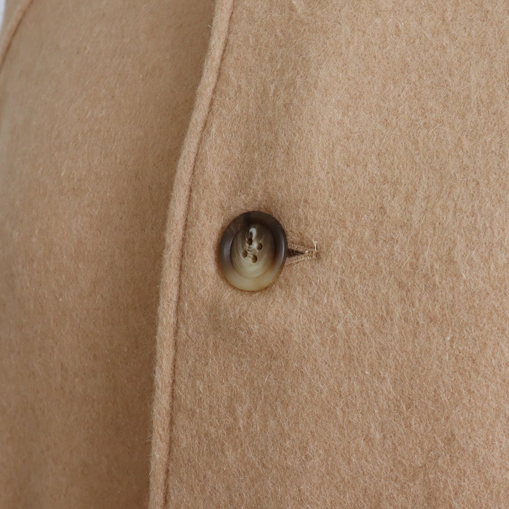 ダブルフェイスメルトン ラグランコート　コートの正面ディティール