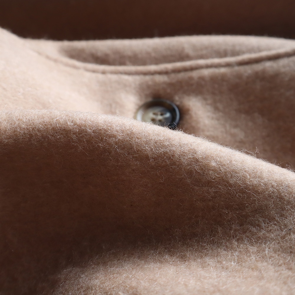 ダブルフェイスメルトン ラグランコート　コートの素材のアップ