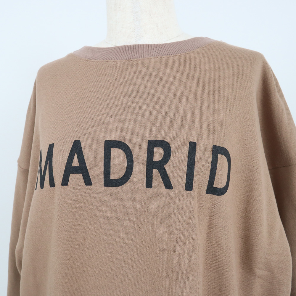 30/10コーマ裏毛両面起毛 MADRIDプリントPO トレーナーの正面ディティール