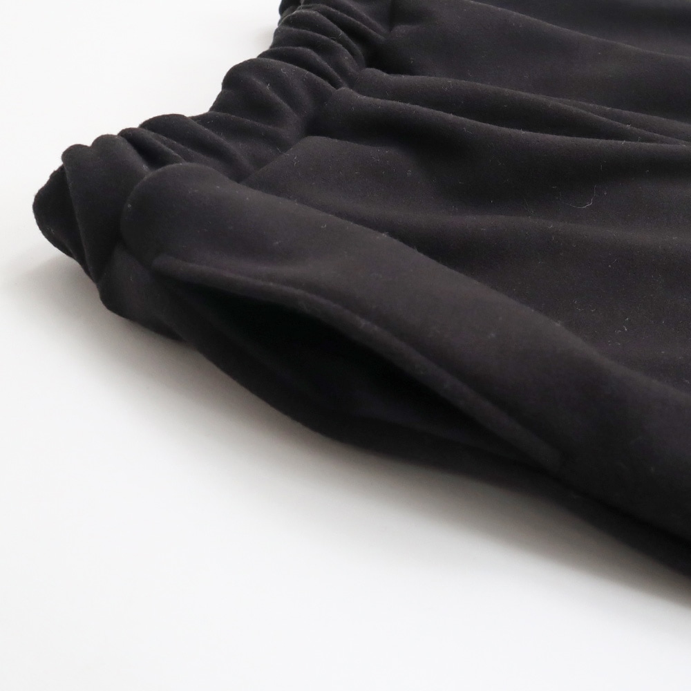 ブラッシュメルトンスムース ロングエッグパンツ　パンツの正面ディティール