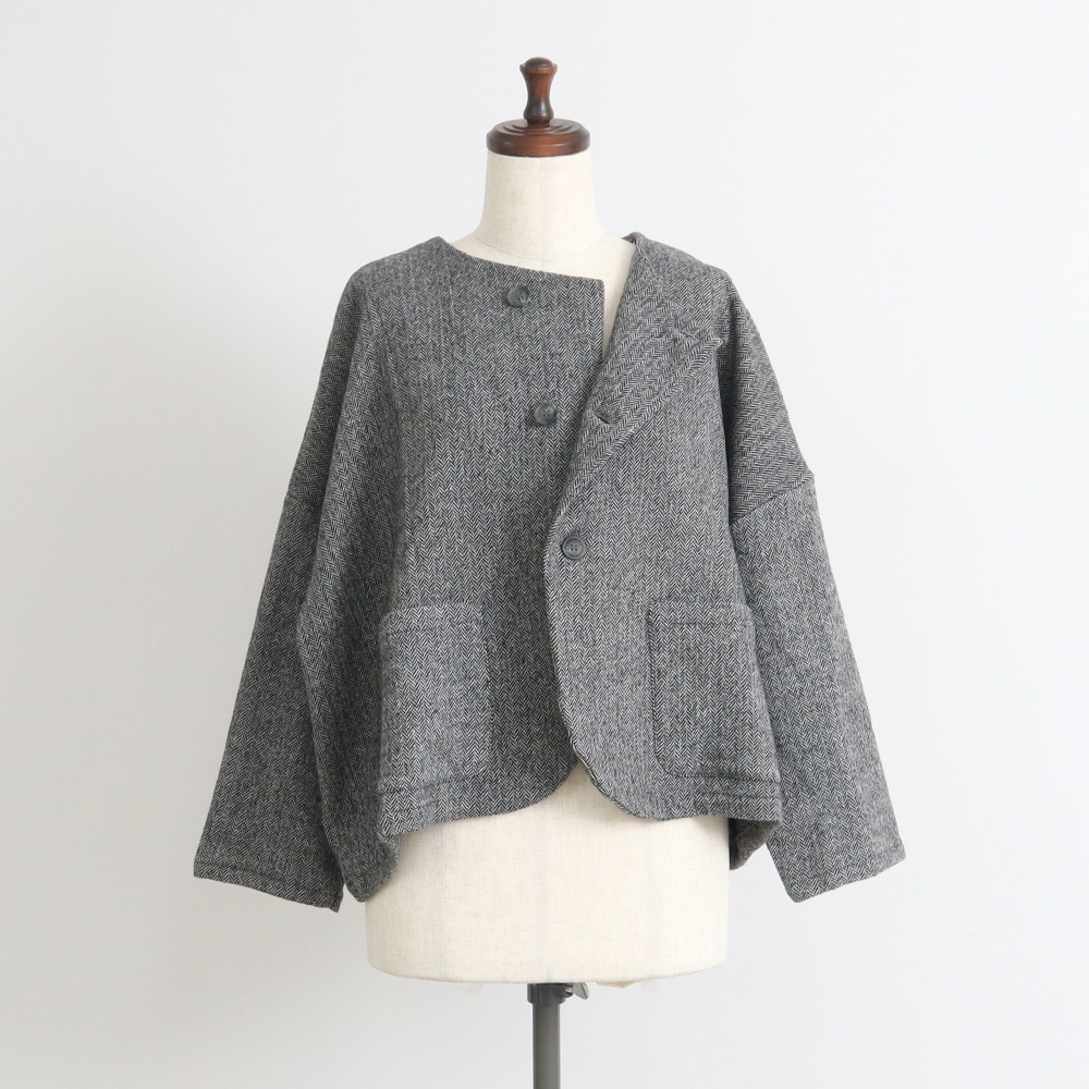 ヘリンボーンネップツイード ワイドジャケット　ジャケットの正面ディティール