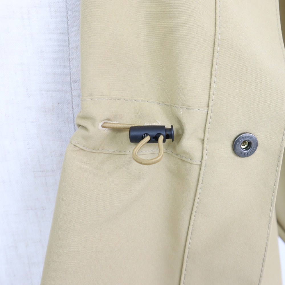 T/Cウェザー撥水加工 マウンテンパーカー　ジャケットの正面ディティール