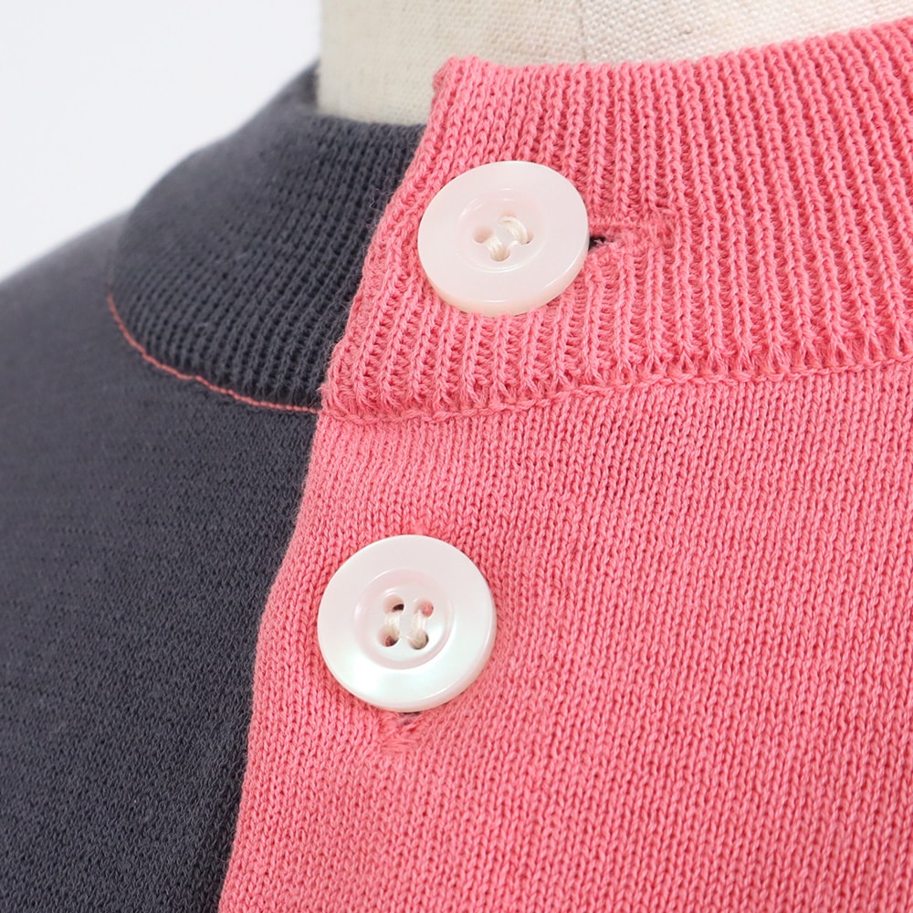 スノーコットン バイカラーニットカーデ　カーディガンの正面ディティール