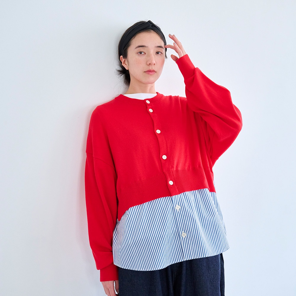 綿レーヨンシルク コンビネーションカーディガン　カーディガンを着た女性の正面