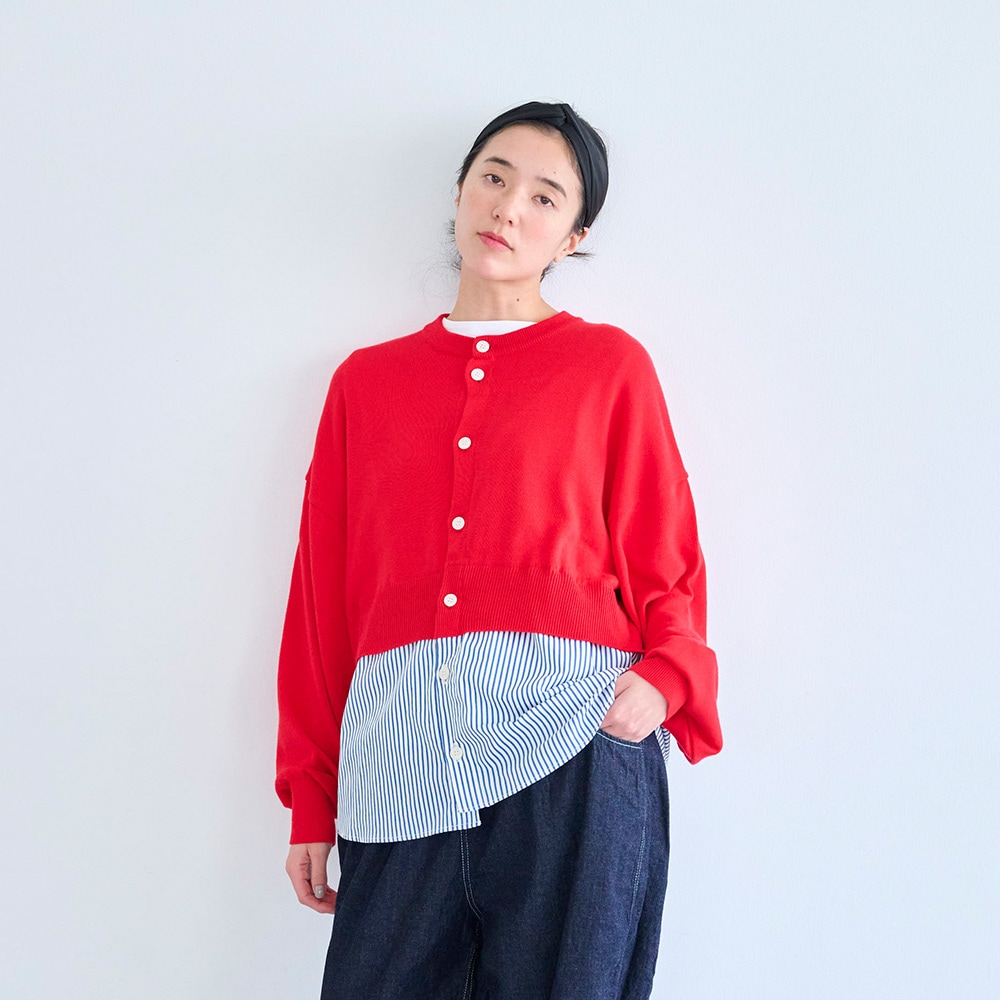 綿レーヨンシルク コンビネーションカーディガン　カーディガンを着た女性の正面