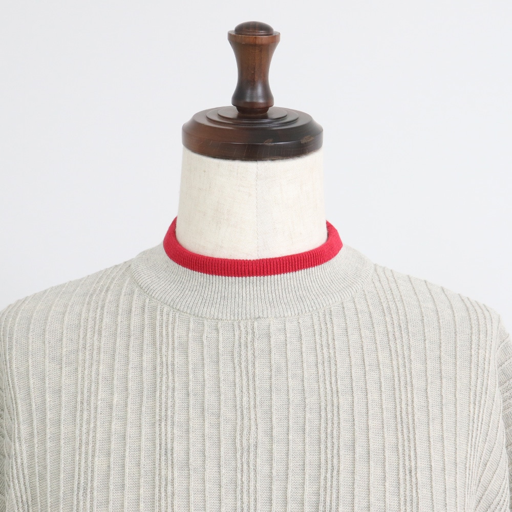 Hidamari Cotton ワイドリブバイカラーコモドニット　ニットの正面ディティール