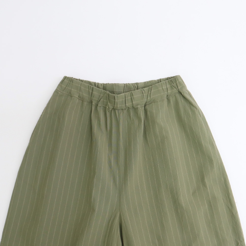 コットンクロスストライプワッシャー エッグパンツ　パンツの正面ディティール