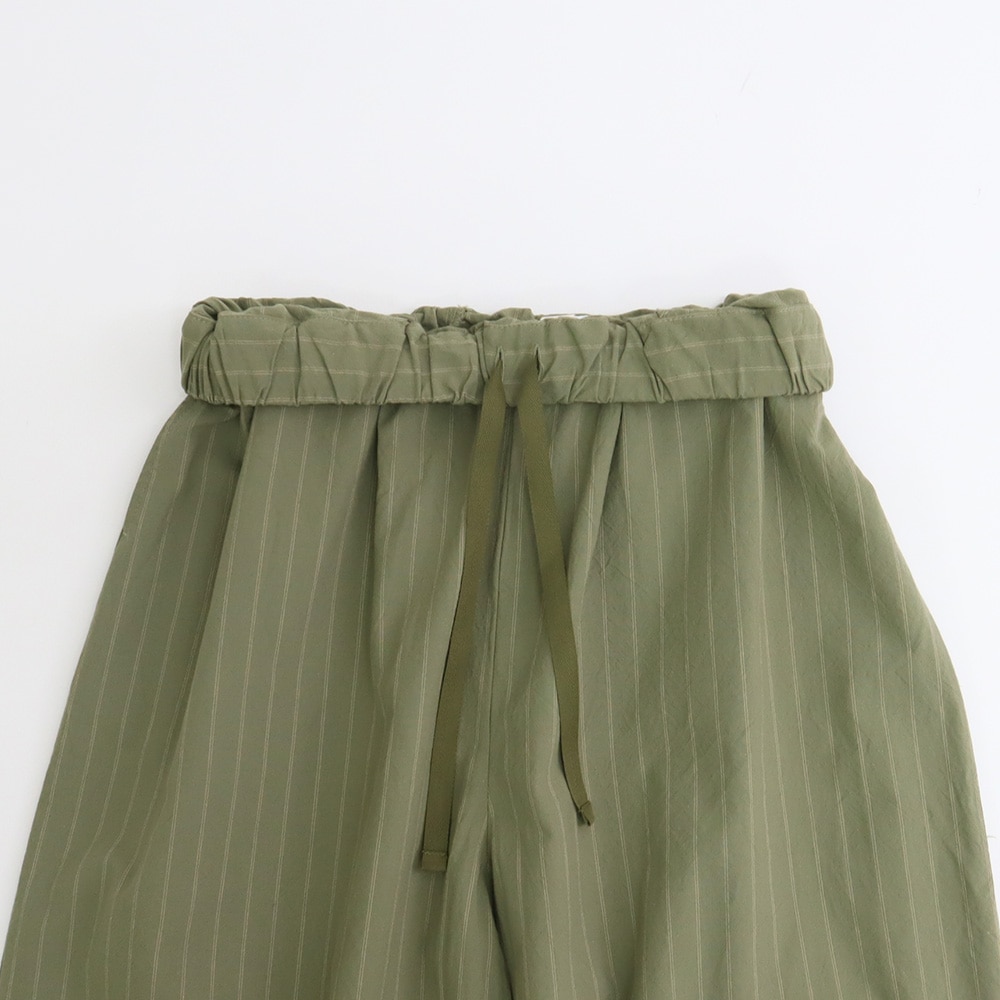 コットンクロスストライプワッシャー エッグパンツ　パンツの正面ディティール