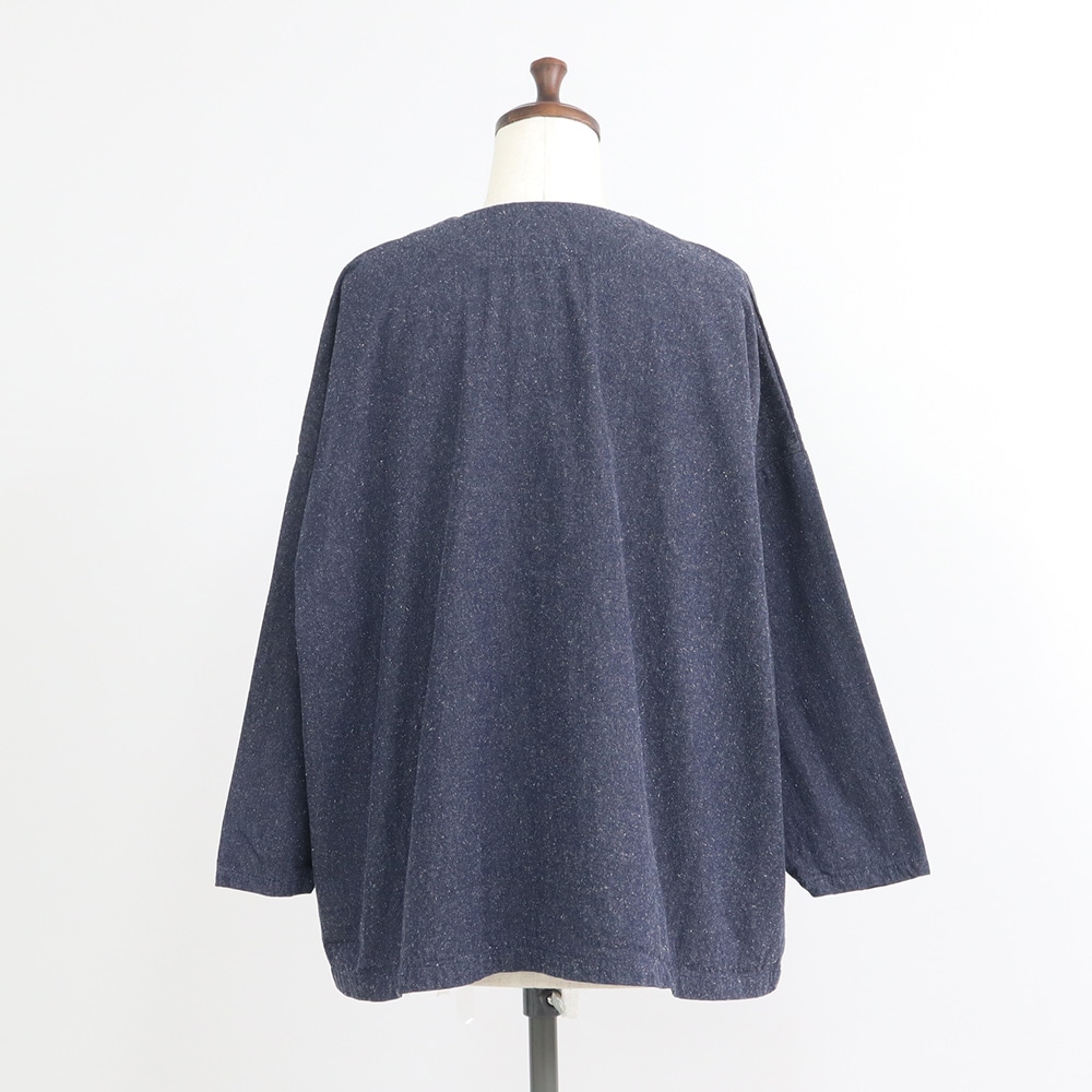 コットンシルクブーレットノイルデニム ノーカラージャケット　ジャケットの正面ディティール