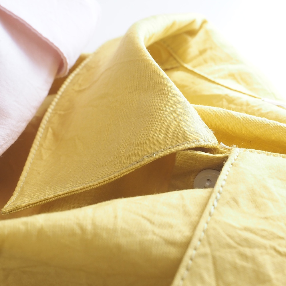 50ブロードハンドワッシャーユルリシャツ　シャツの素材のアップ