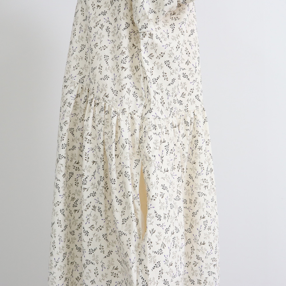 スケアコットンメランコリーフラワー ハンドベルワンピース　ワンピースの正面ディティール