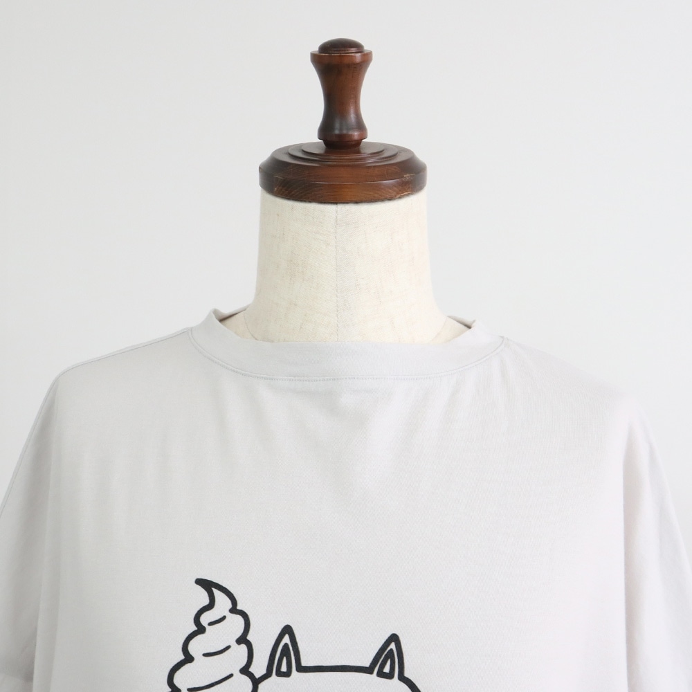 ナチュラルソフト天竺 食いしん坊ねこワイドT Tシャツの正面ディティール