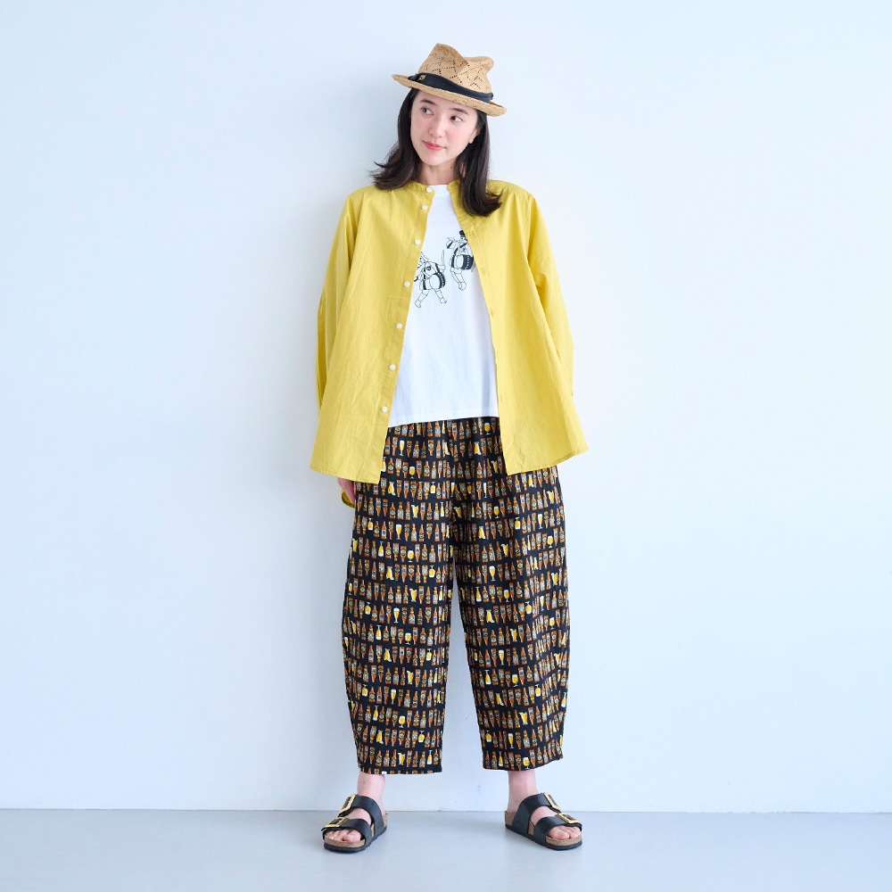 ナチュラルソフト天竺 祭プリントミナミシャツ　Tシャツを着た女性の全身