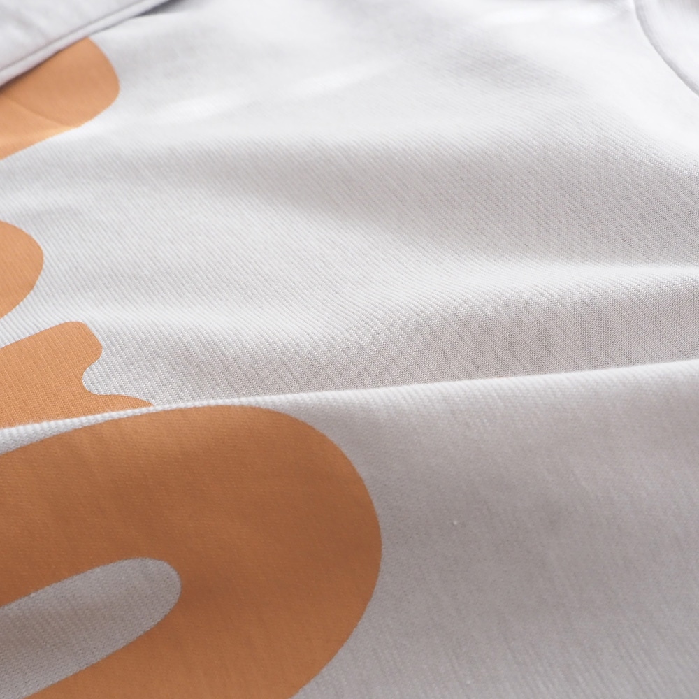 クールローレルスカイコット Bonjourプリントシャツ　Tシャツの素材のアップ