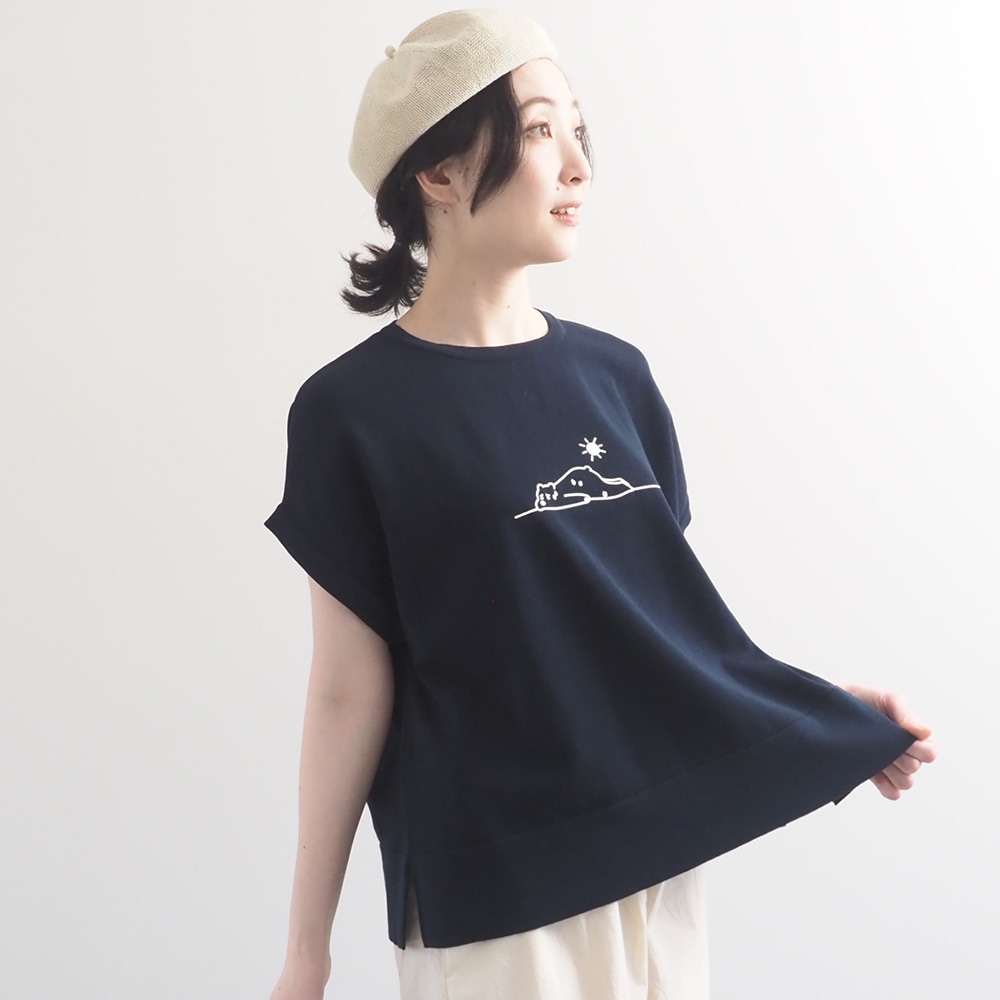 limit 夏バテくまミナミニット ニットを着た女性の正面