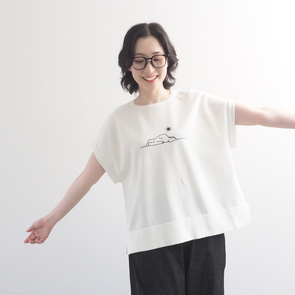 limit 夏バテくまミナミニット ニットを着た女性の正面