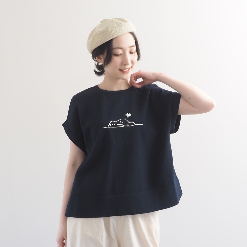 limit 夏バテくまミナミニット ニットを着た女性の正面
