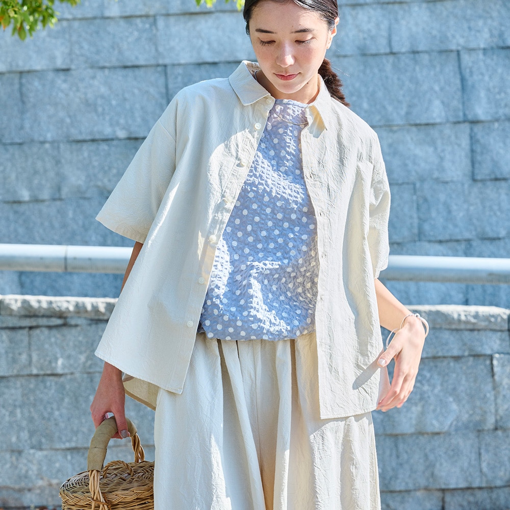 シーチングハンドワッシャー A型ペンギンパンツ　パンツを着た女性の正面