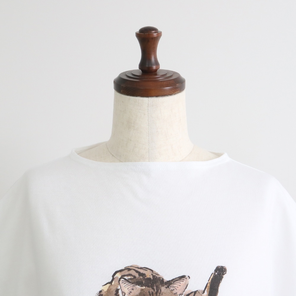 ナチュラルソフト天竺 ぺろりねこコンフィーシャツ　Tシャツの正面ディティール