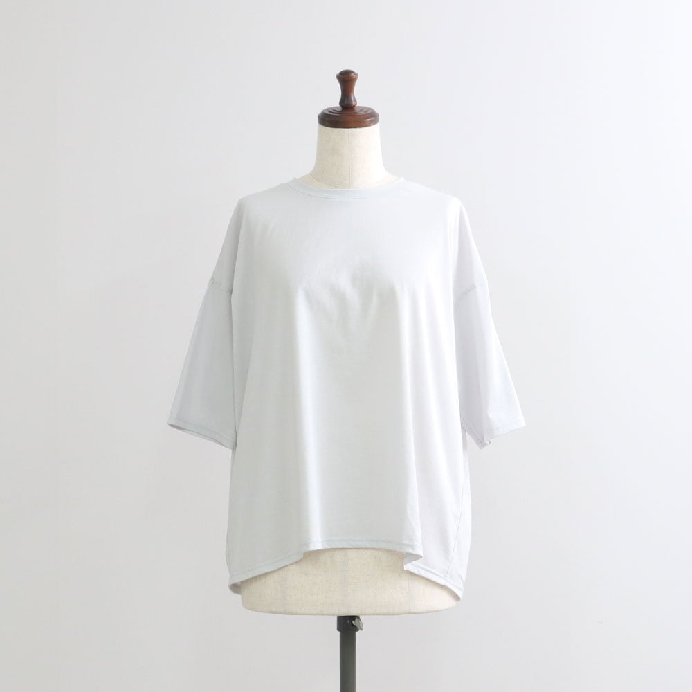 72サイロ うしろドレープTシャツ　tシャツの正面ディティール