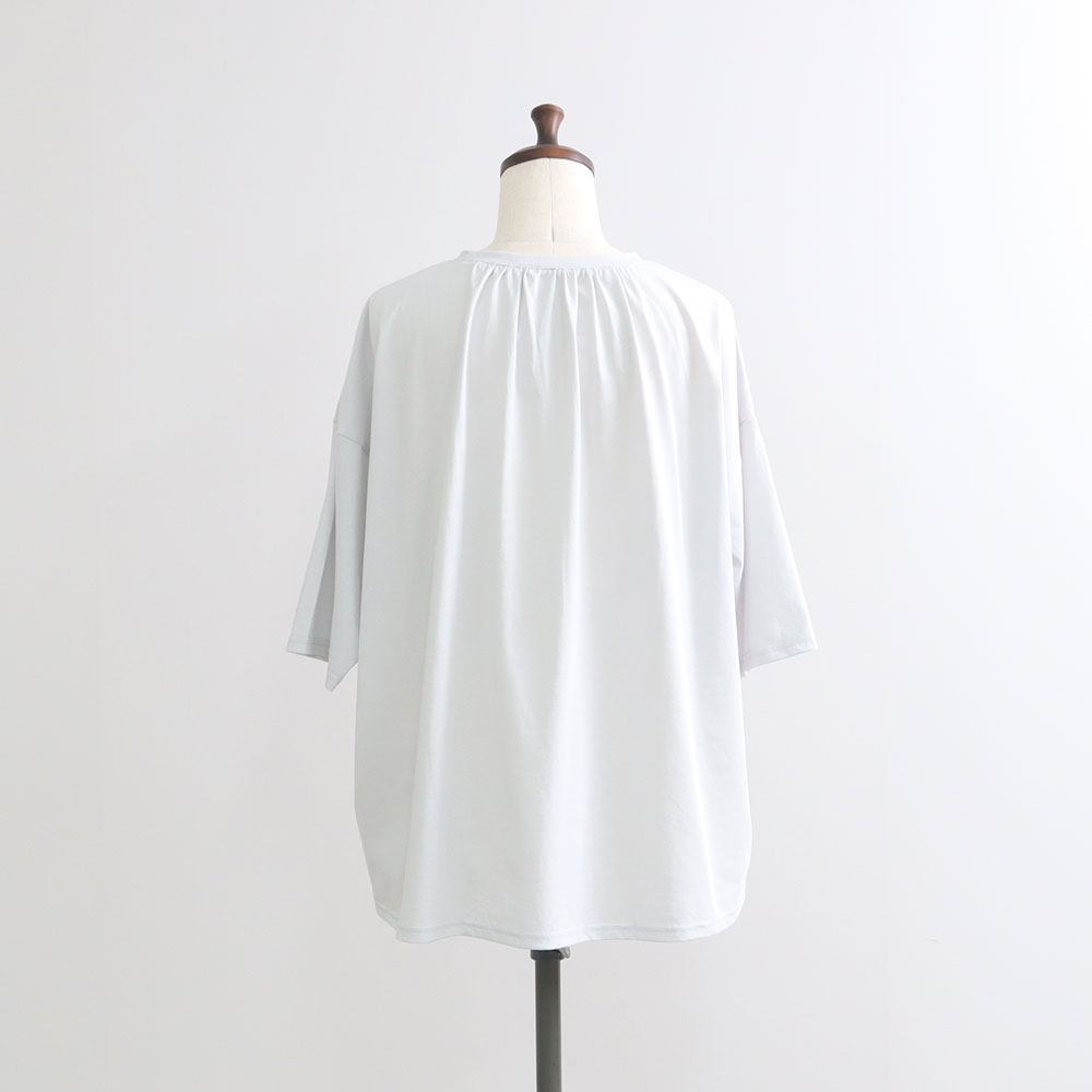 72サイロ うしろドレープTシャツ　tシャツの正面ディティール