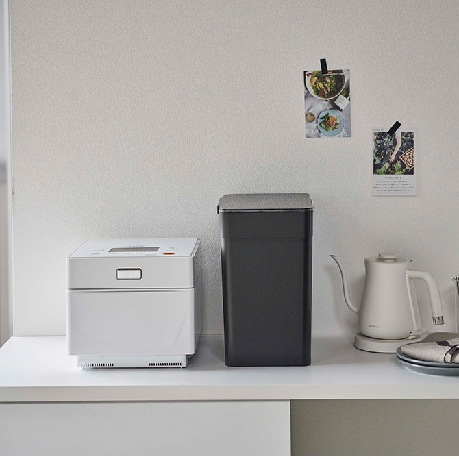 tower タワー 密閉米びつ 10kg 計量カップ付き  米びつ おしゃれ スリム 密閉 ペットフード 保存容器 システムキッチン 収納 計量カップ スリム  