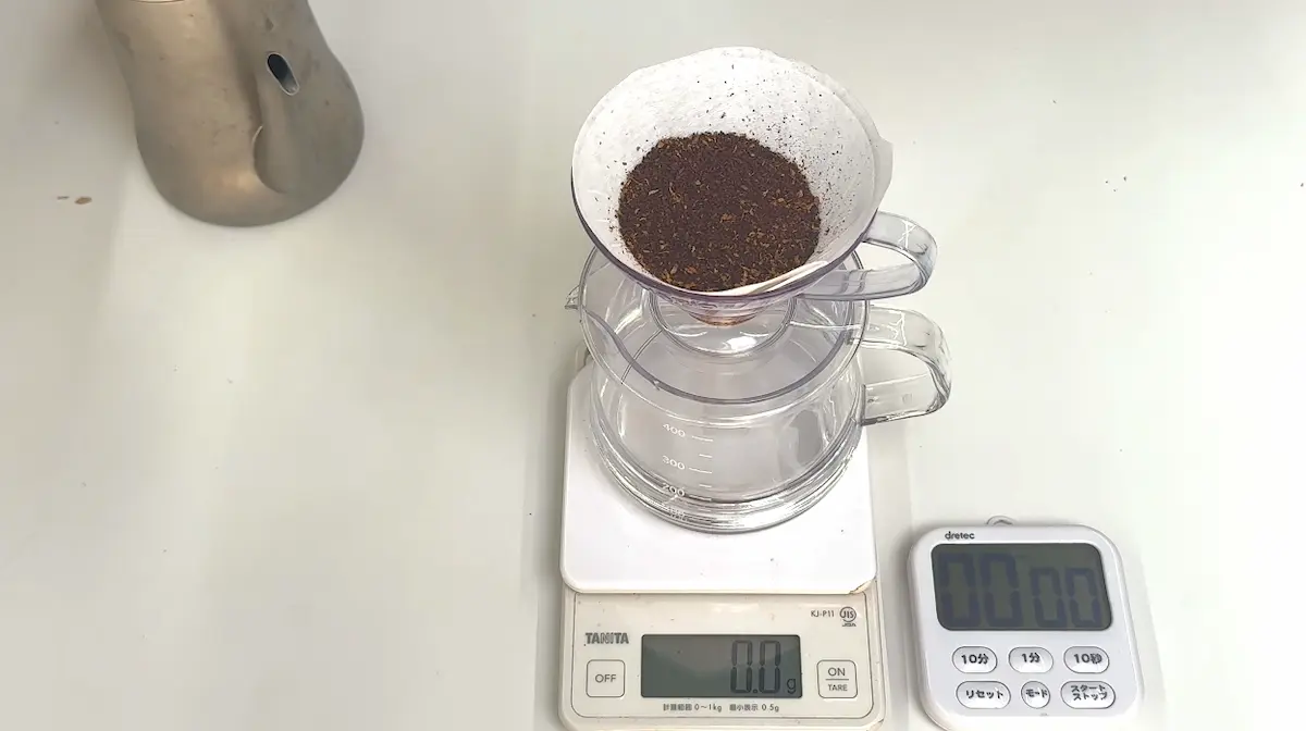 20gのコーヒー豆でハンドドリップしている様子