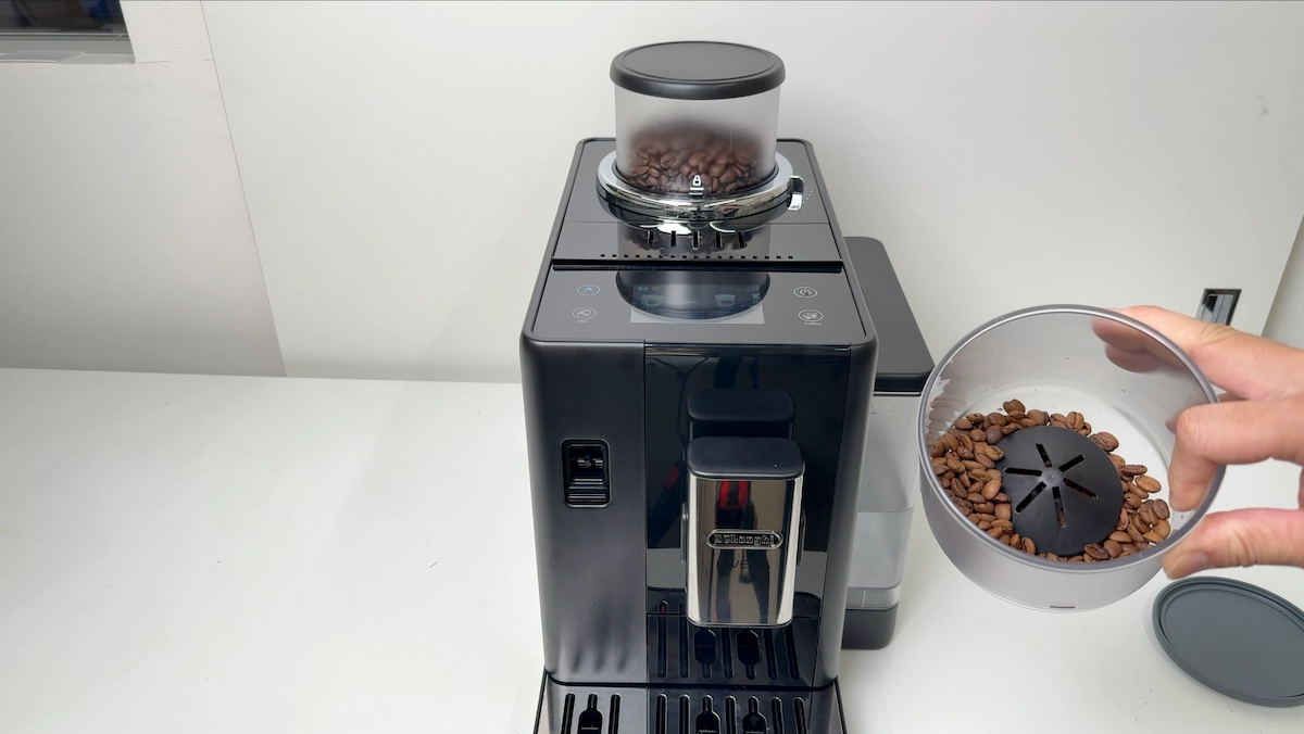 デロンギ リヴェリアの交換可能な2つの豆ホッパー